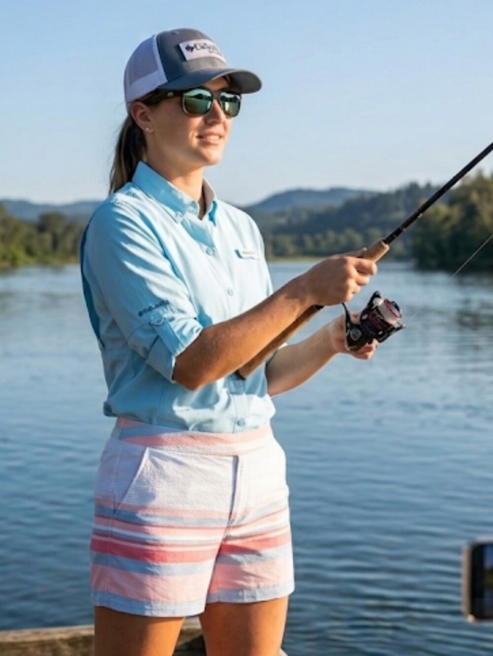 -Columbia Women's PFG/Casual Shorts - Pink and Blue Stripes NWT